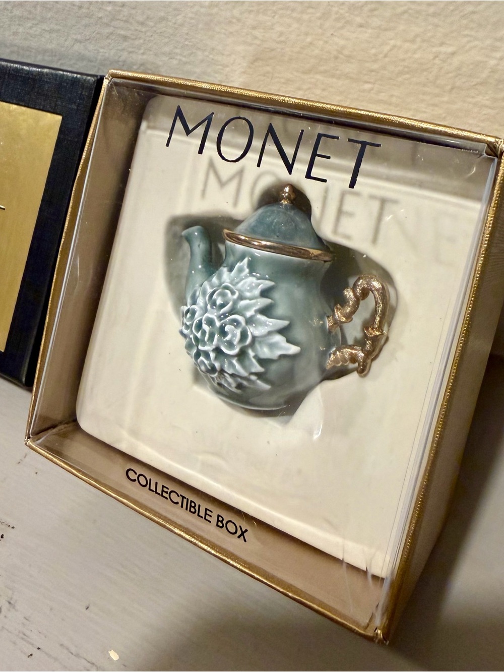 Monet "Mom's Day Tea Pot" Enamel Mini Keepsake Trinket Box Teapot